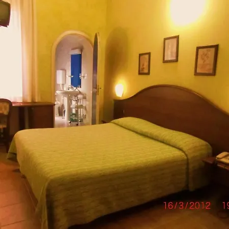 Cavour Otel 2*