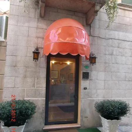 Otel Cavour