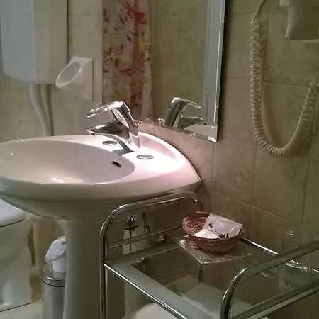 Otel Cavour
