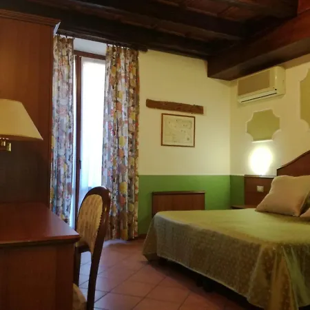 Cavour Otel 2*