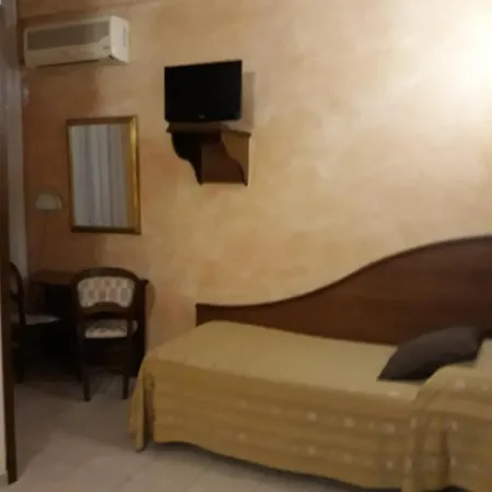Cavour Otel Verona